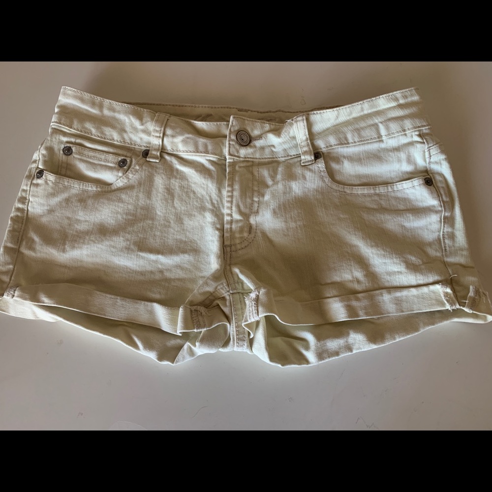 American Eagle Pale Yellow Shorts